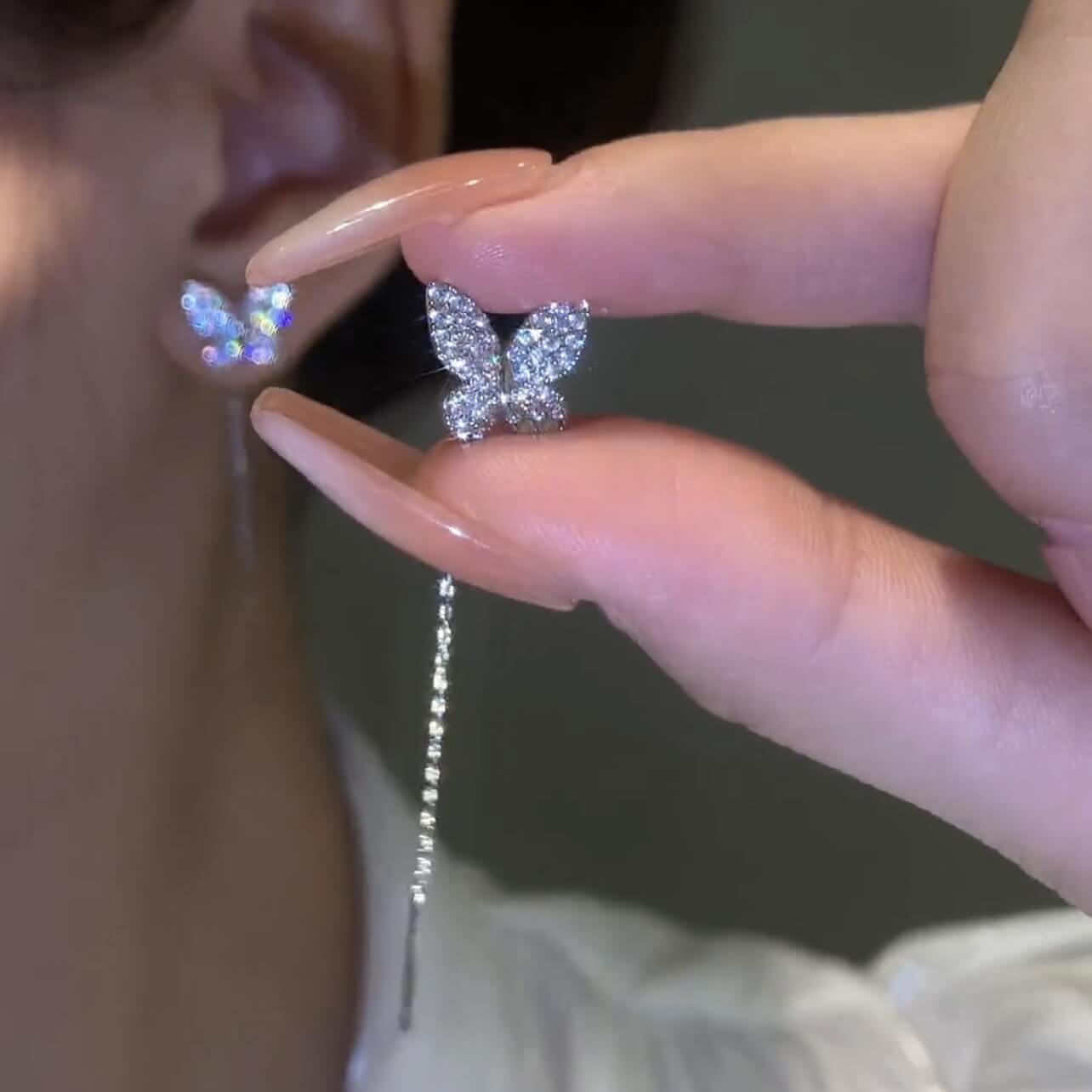 Ana Júlia® - Pendientes de mariposa con diamantes brillantes